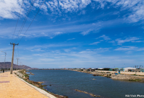 Cung duong ven bien tuyet dep Phu Yen - Sai Gon - Anh 2