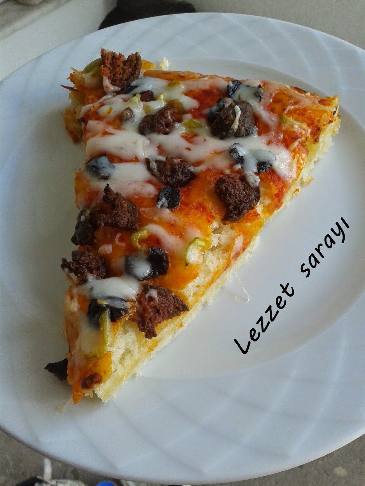 Ev Yapımı Pizza Tarifi Lezzet sarayı