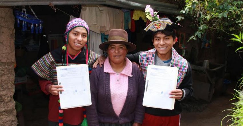 PRONABEC: Gemelos de Huancavelica obtienen becas y estudiarán en universidades de Lima - www.pronabec.gob.pe PRONABEC: Gemelos de Huancavelica obtienen becas y estudiarán en universidades de Lima - www.pronabec.gob.pe