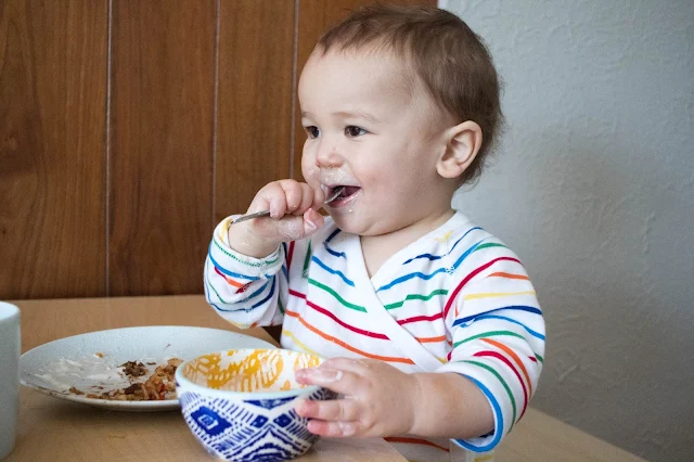 Montessori and weaning - introducing a fork with your baby or toddler 
