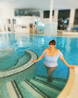 Big Fashionista in swimming pool