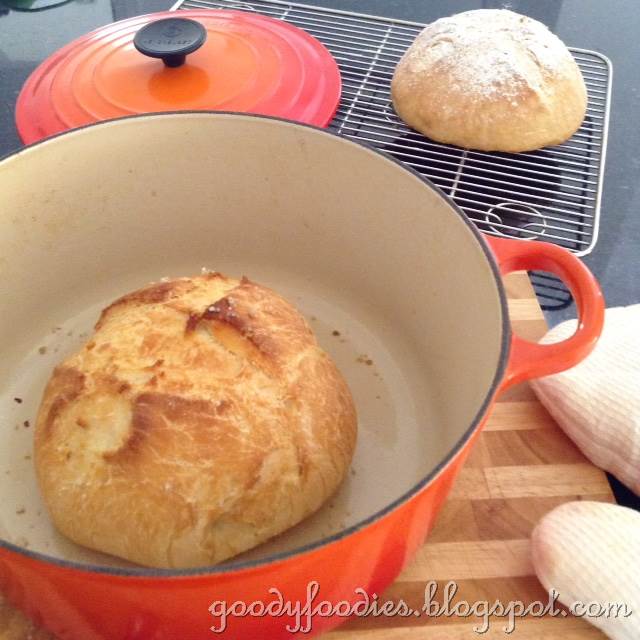 Simple 6-Ingredient Dutch Oven Bread, Baked in a Le Creuset Round Dutch Oven.  With this easy Dutch oven bread recipe, your Le Cr…