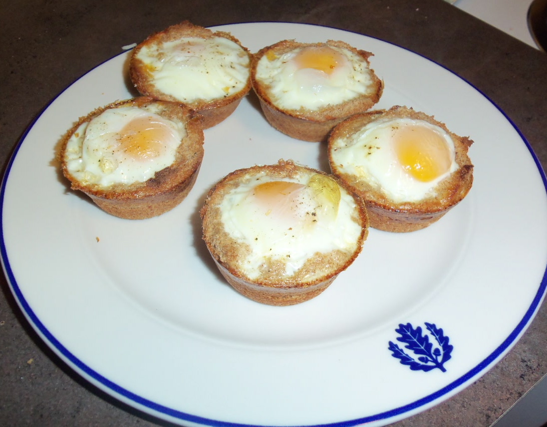 College Hungry Bacon, Egg, and Cheese Toast Cups