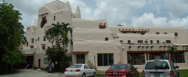 Edificios estilo Pueblo Revival en Miami Springs Edificios estilo Pueblo Revival en Miami Springs