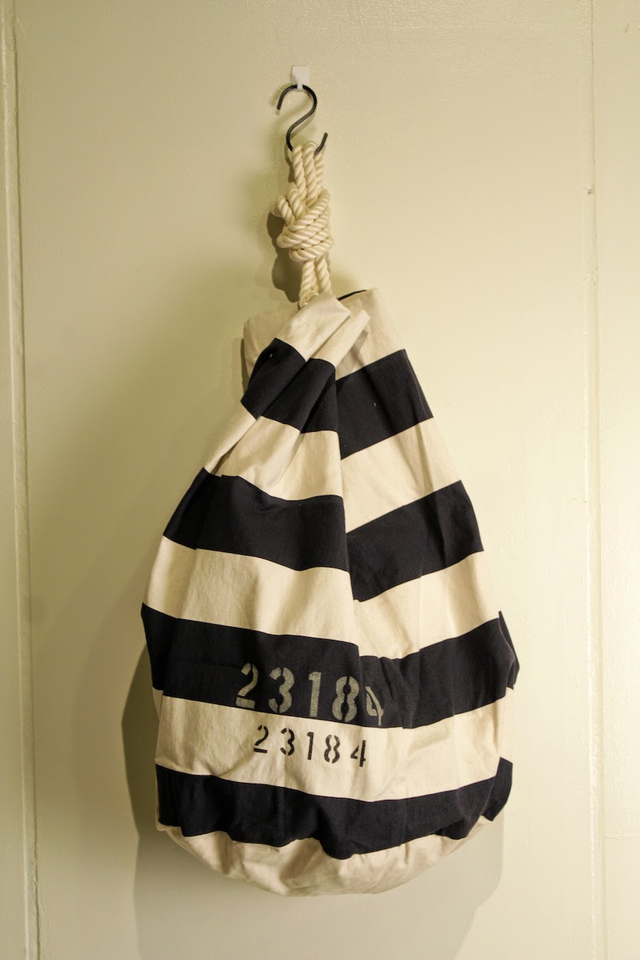 WEIRDO+GLADHAND+garage by DOMINO66+GANGSTERVILLE+SNOID WEIRDO"JAIL