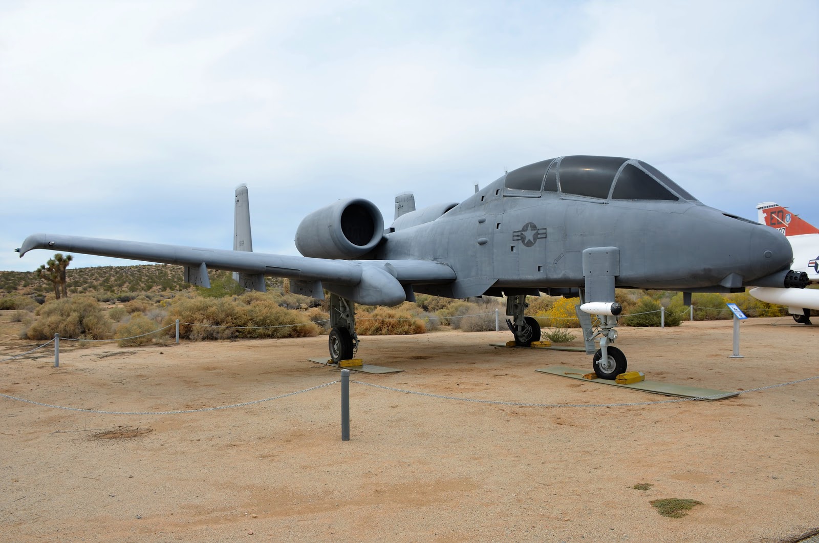 No Barrel Rolls: Un A-10 para compartir, el N/AW-10
