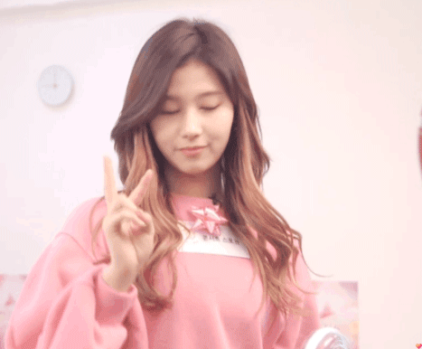 [트와이스] 상대말을 경청하는 사나 .gif | 인스티즈