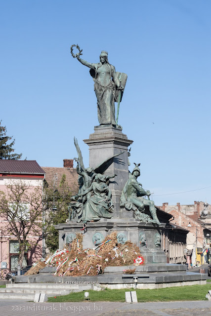 A Szabadság-szobor - 1890-ben az aradi vértanúk emlékére avatták fel Az aradi Szabadság-szobor az aradi vértanúk emlékére