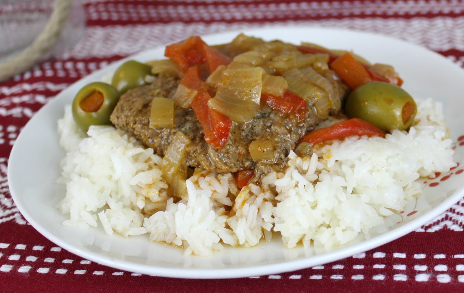 Cubed Steak with Peppers and Olives (Instantpot or Slowcooker) Cheese Curd In Paradise