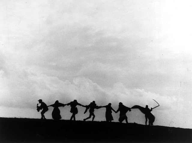 Ingmar Bergman e um mergulho no rio escuro do cinema 1 Bergman setimo%2Bselo%2Bdan%25C3%25A7a