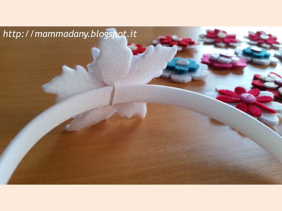 MAMMA DANY: IDEA GENIALE: I CERCHIETTI CON FIORE INTERCAMBIABILE