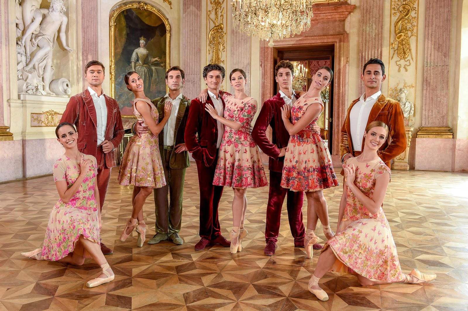 Concert arrangements vienna flowers rose pink Review - New Year's Day Concert from Vienna - AlbieMedia