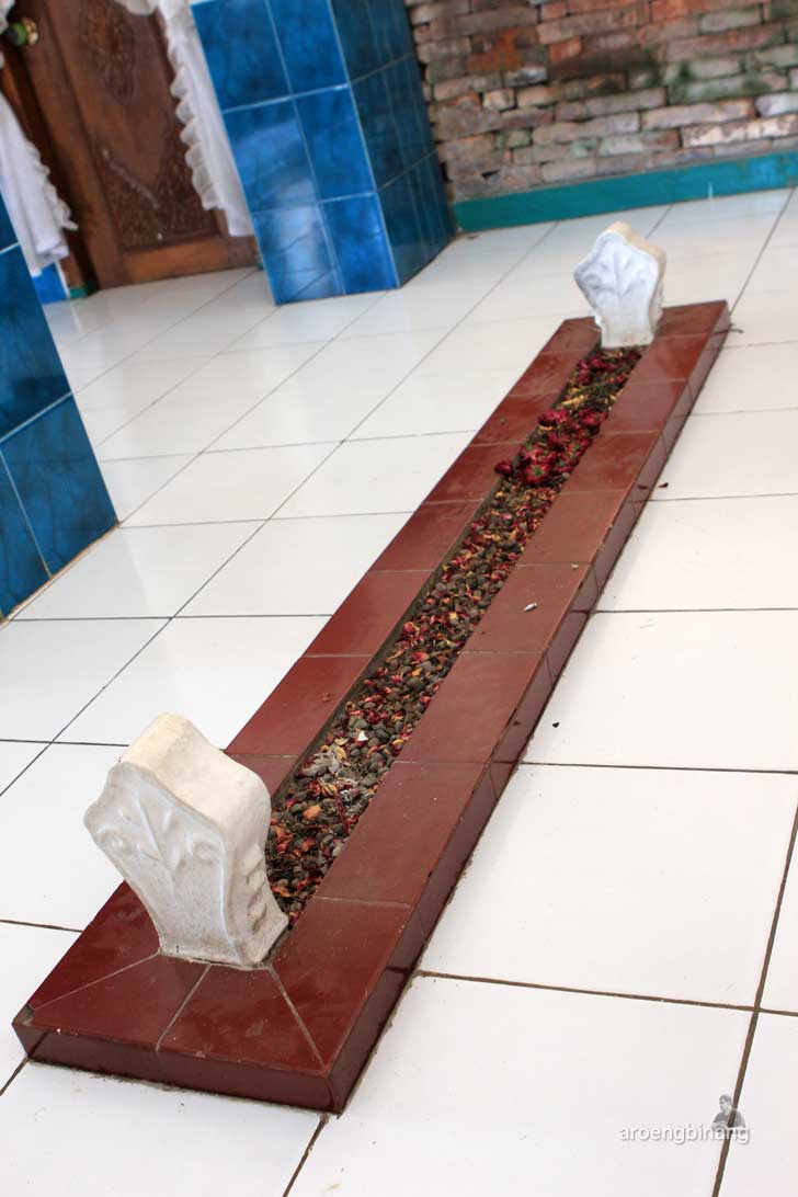 makam kyai telingsing sunggingan kudus