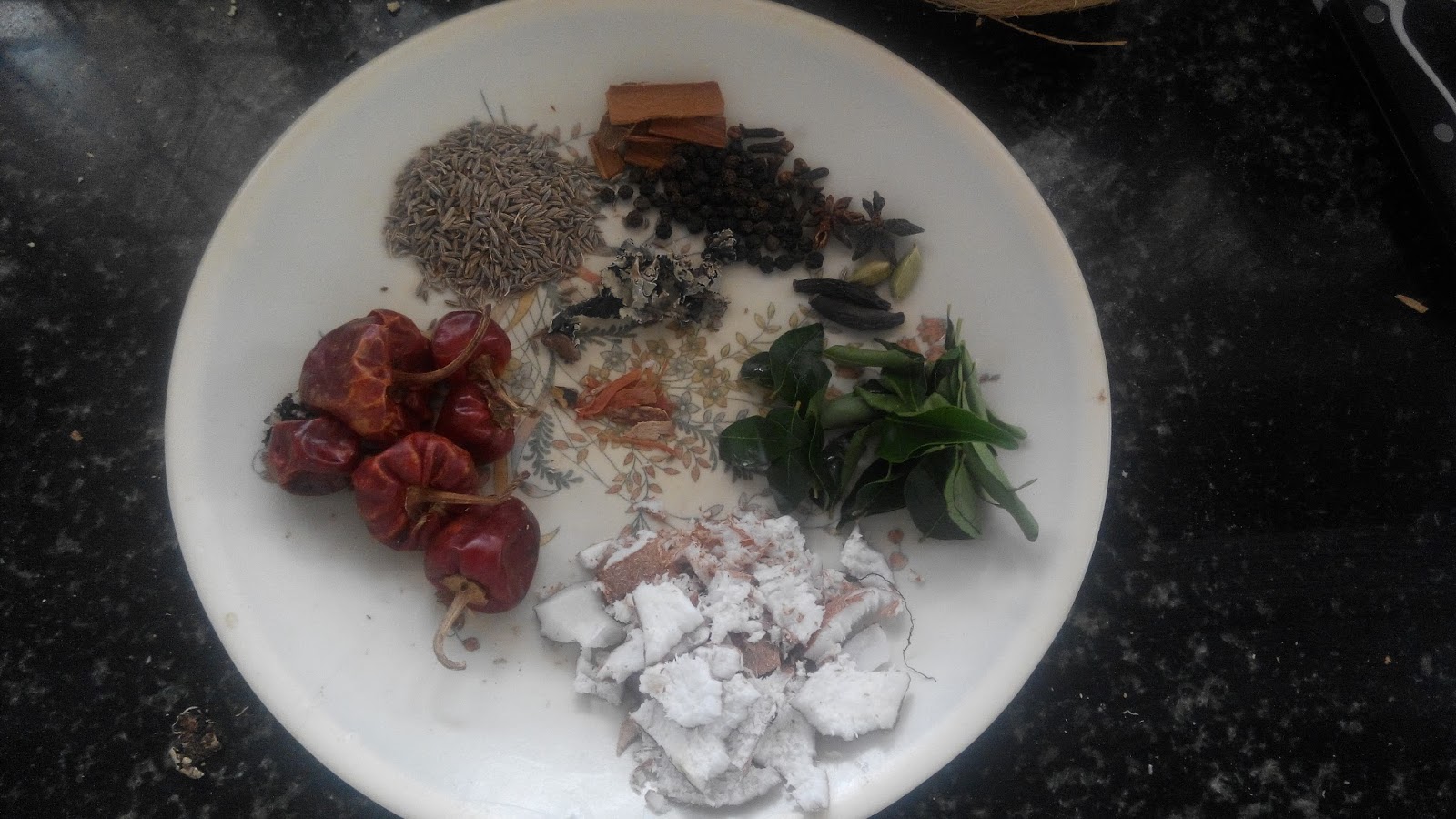 KARAIKUDI CHICKEN KUZHAMBU / CHICKEN GRAVY