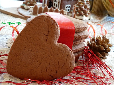 http://kolorowyprzepisownik.blogspot.com/2014/12/pierniczki-najlepsze.html