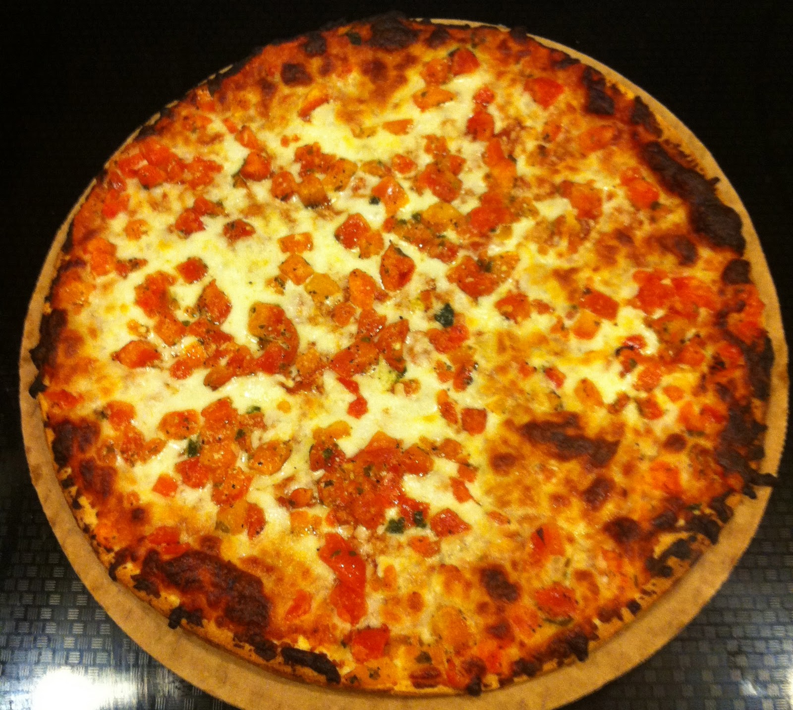 GREAT EATS HAWAII PALERMO'S PRIMO THIN MARGHERITA PIZZA