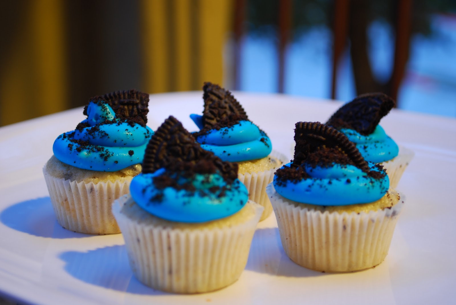 Lexi's Treats Mini Cookies and Cream Cupcakes