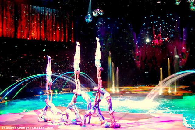 MACAU | MESMERIZED AT THE HOUSE OF DANCING WATER SHOW 
