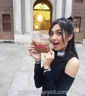 Foto Mikha Tambayong dengan model rambut cantik Foto Mikha Tambayong dengan model rambut cantik