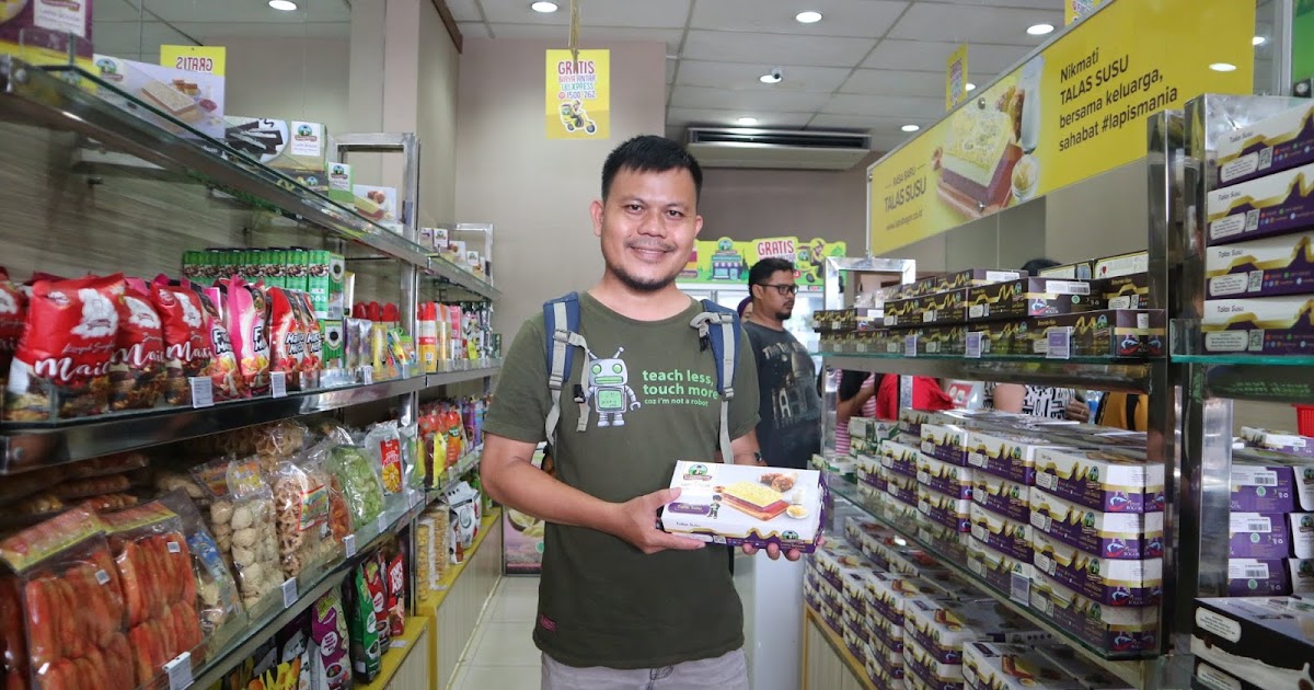 Lapis Bogor Sangkuriang Oleh Oleh Bogor yang Juara Enaknya Erfano