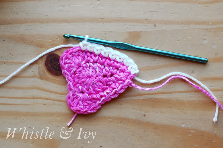 free crochet pattern tutorial make a heart with a border