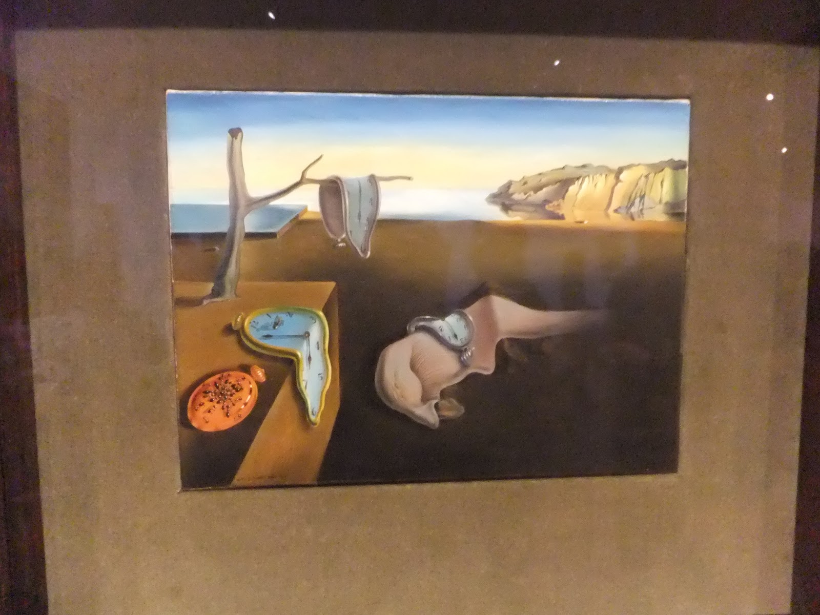 Сальвадор дали постоянство памяти 1931. Сальвадор дали постоянство памяти оригинал. Сальвадор дали атомная Леда. Картина Сальвадора дали“the Persistence of Memory”