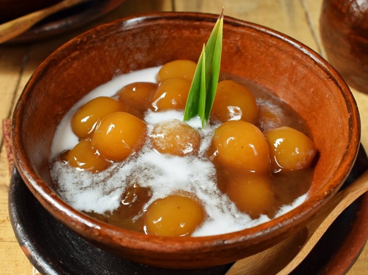 Teks Dheskripsi Panganan Tradisional - Untaian Abjad