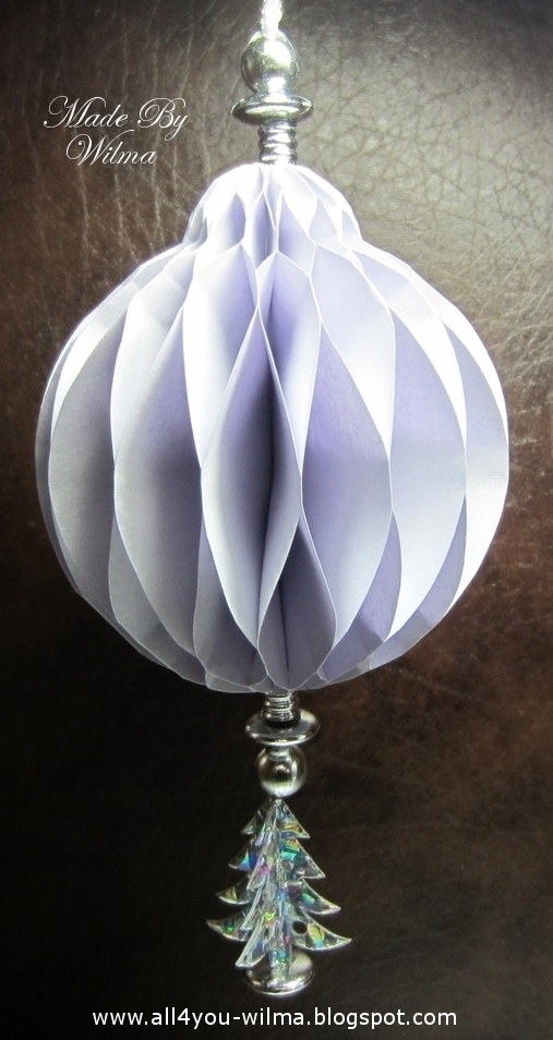 Creaties met Papicolor papier kerstbal maken.