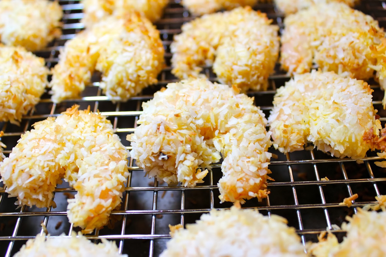 JULESTOPIA Coconut Shrimp with Pineapple Curry Dip