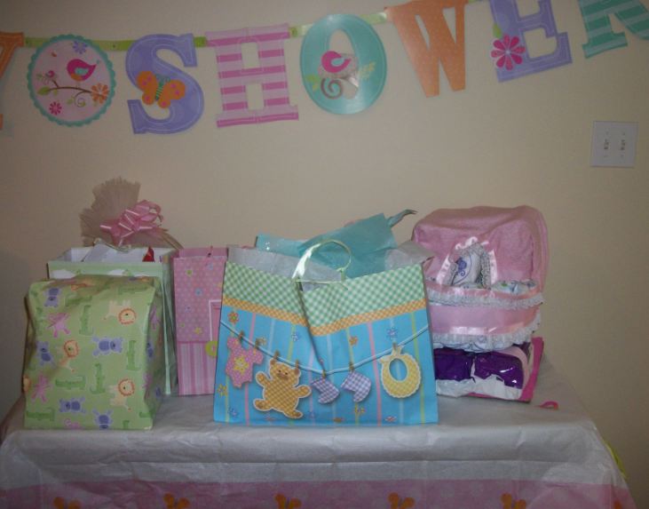 baby shower present table