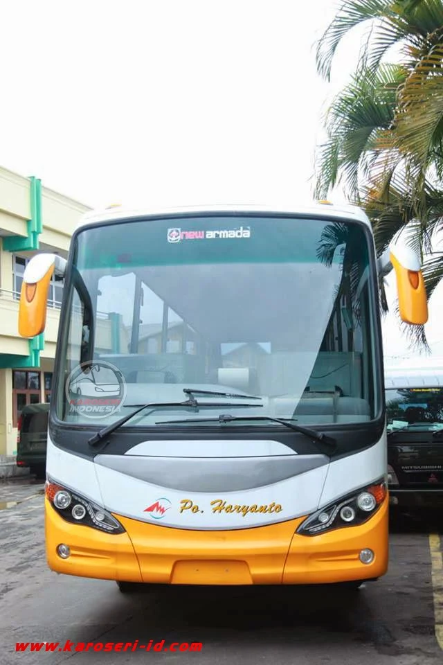 Foto Bus PO Haryanto Evonext GT