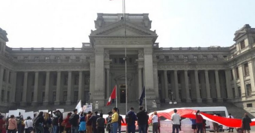 CURRÍCULO NACIONAL: Poder Judicial volverá a dirimir hoy sobre continuidad del currículo escolar CURRÍCULO NACIONAL: Poder Judicial volverá a dirimir hoy sobre continuidad del currículo escolar