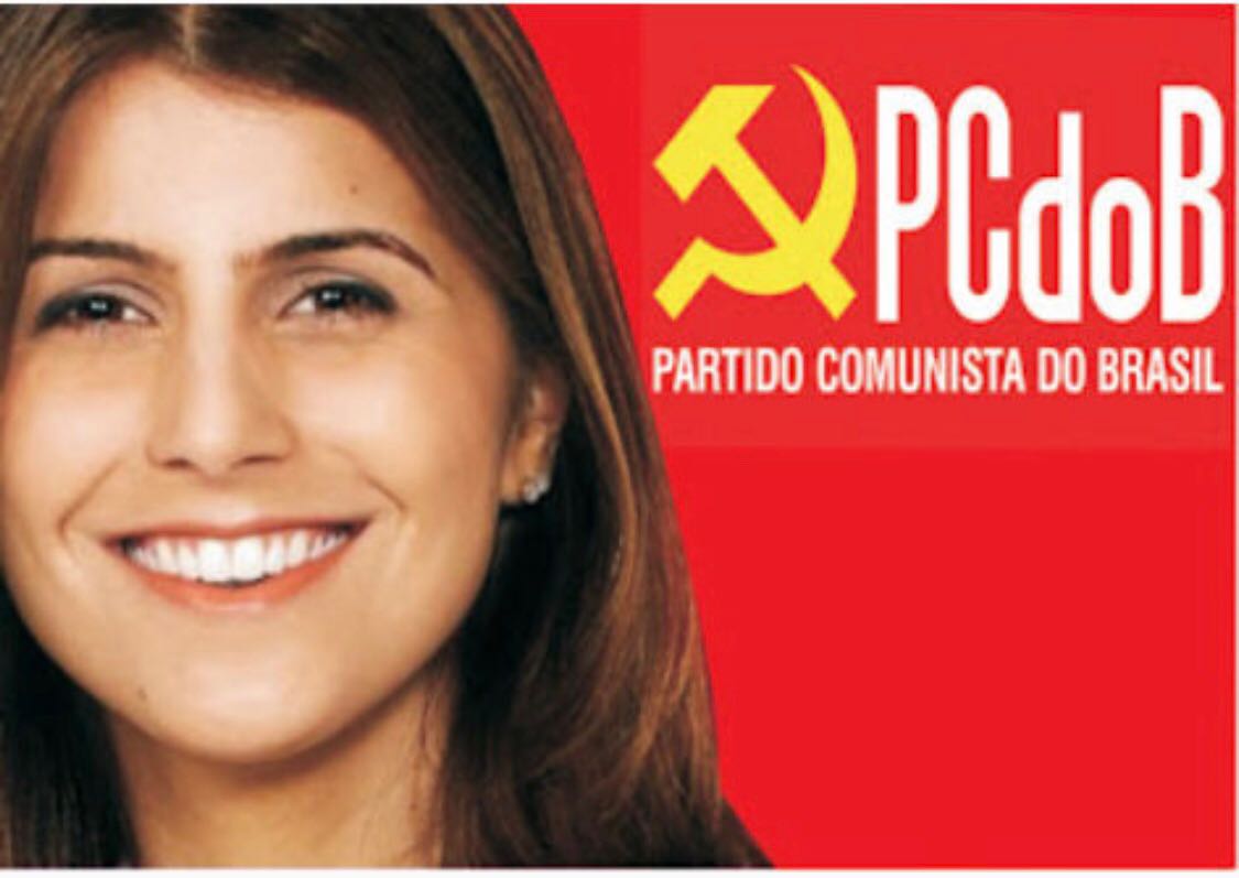 Manuela DÁvila é atacada por eleitora de Bolsonaro 