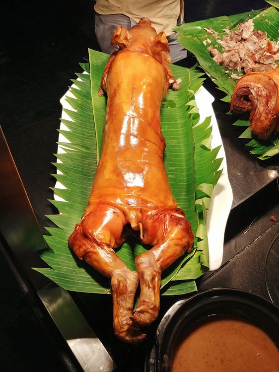 Dads World Buffet lechon