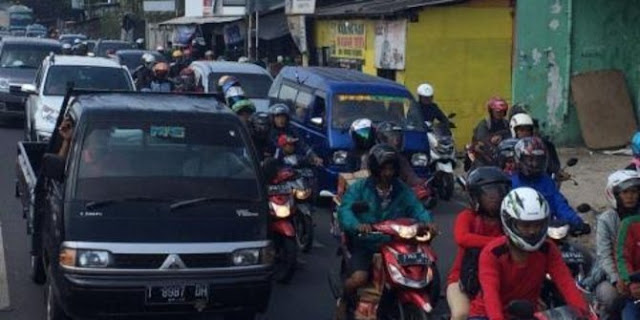 Berita Hari Ini & Sejumlah Berita Hangat | Puncak arus balik di Surabaya diprediksi Sabtu & Minggu