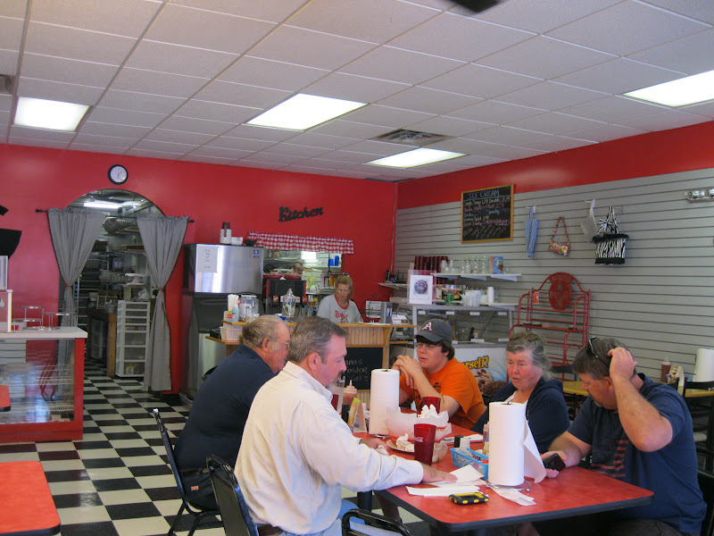 food in booneville ar Yung Steed