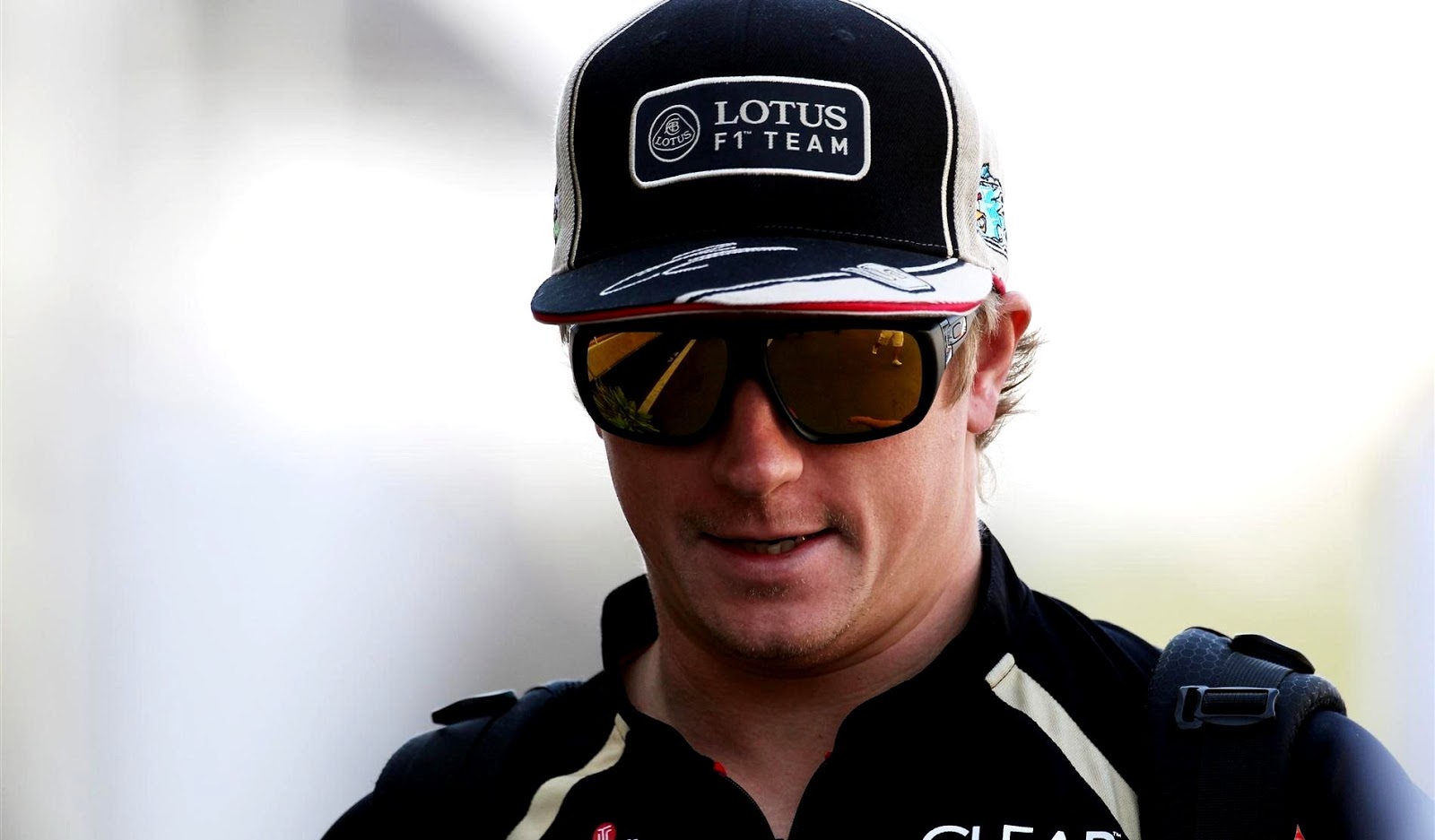 BADBOYS DELUXE KIMI RAIKKONEN RACE CAR DRIVER