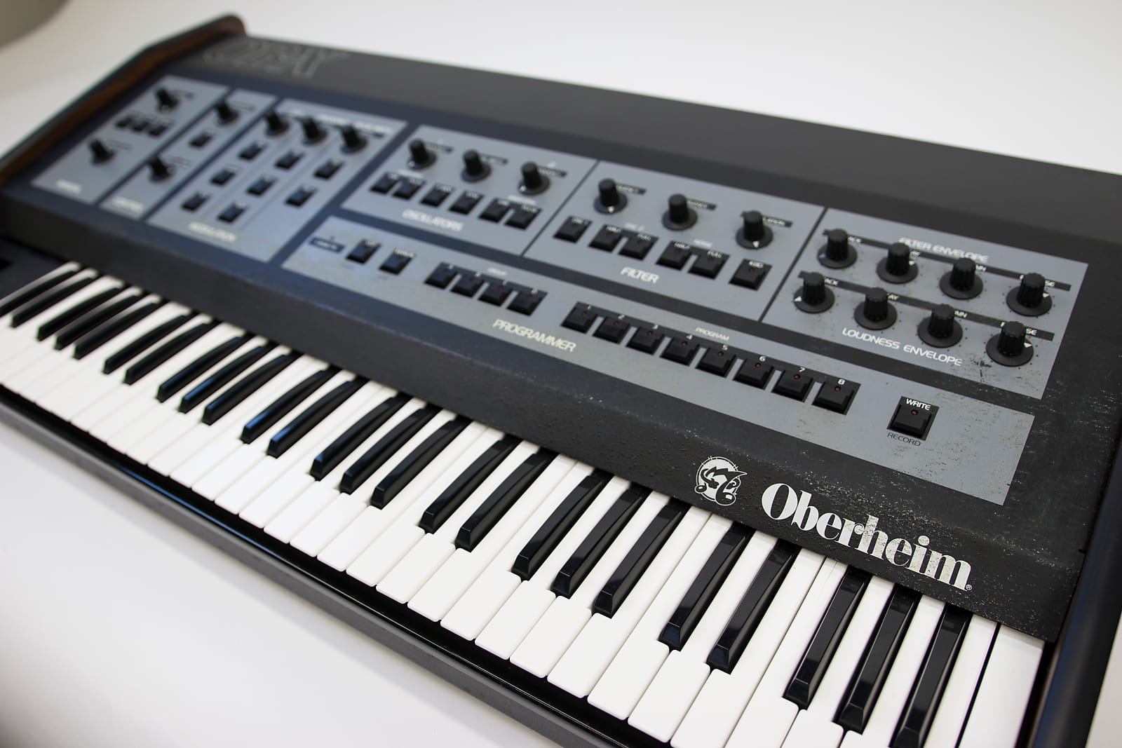 Синтезатор на ремне. Fully synth. Fully synth. Fully synth. Yamaha dx100.