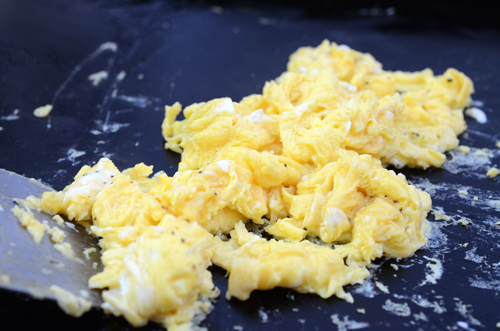 scrambled egg on griddle