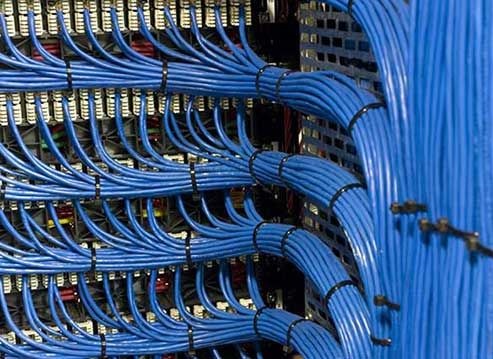 Computer Science and Engineering: Good server rack cabling!!