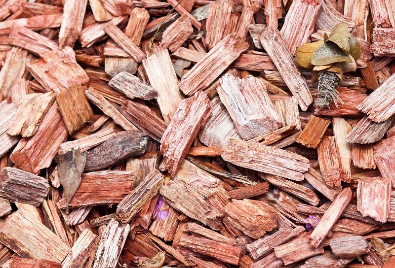 What are the benefits of bark mulch?