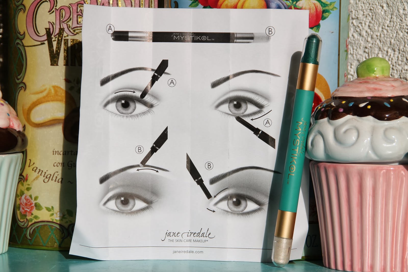 Crystal's Reviews Jane Iredale Mystikol powdered eyeliner