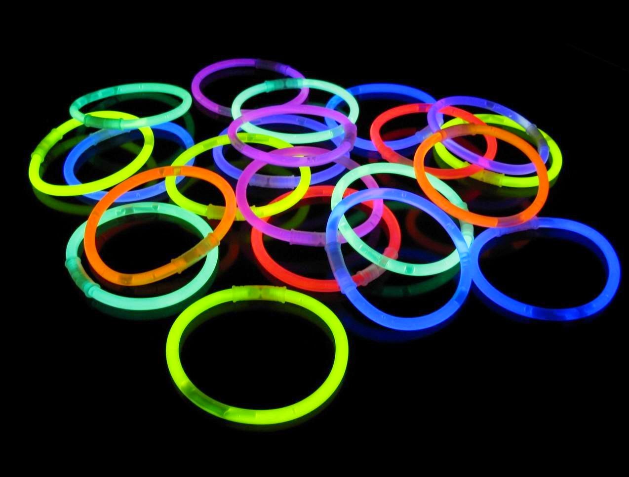 Glow Stick Bracelets - 100 Bracelets Review #glowsticks