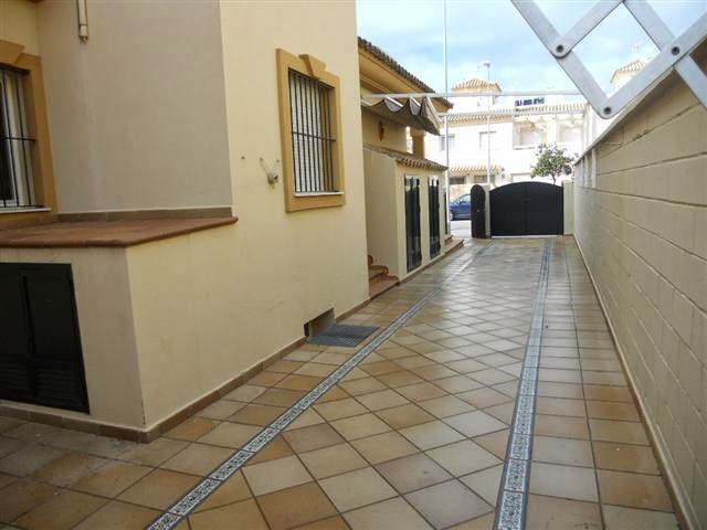 HOUSES FOR RENT - ROTA HOUSING -SPAIN