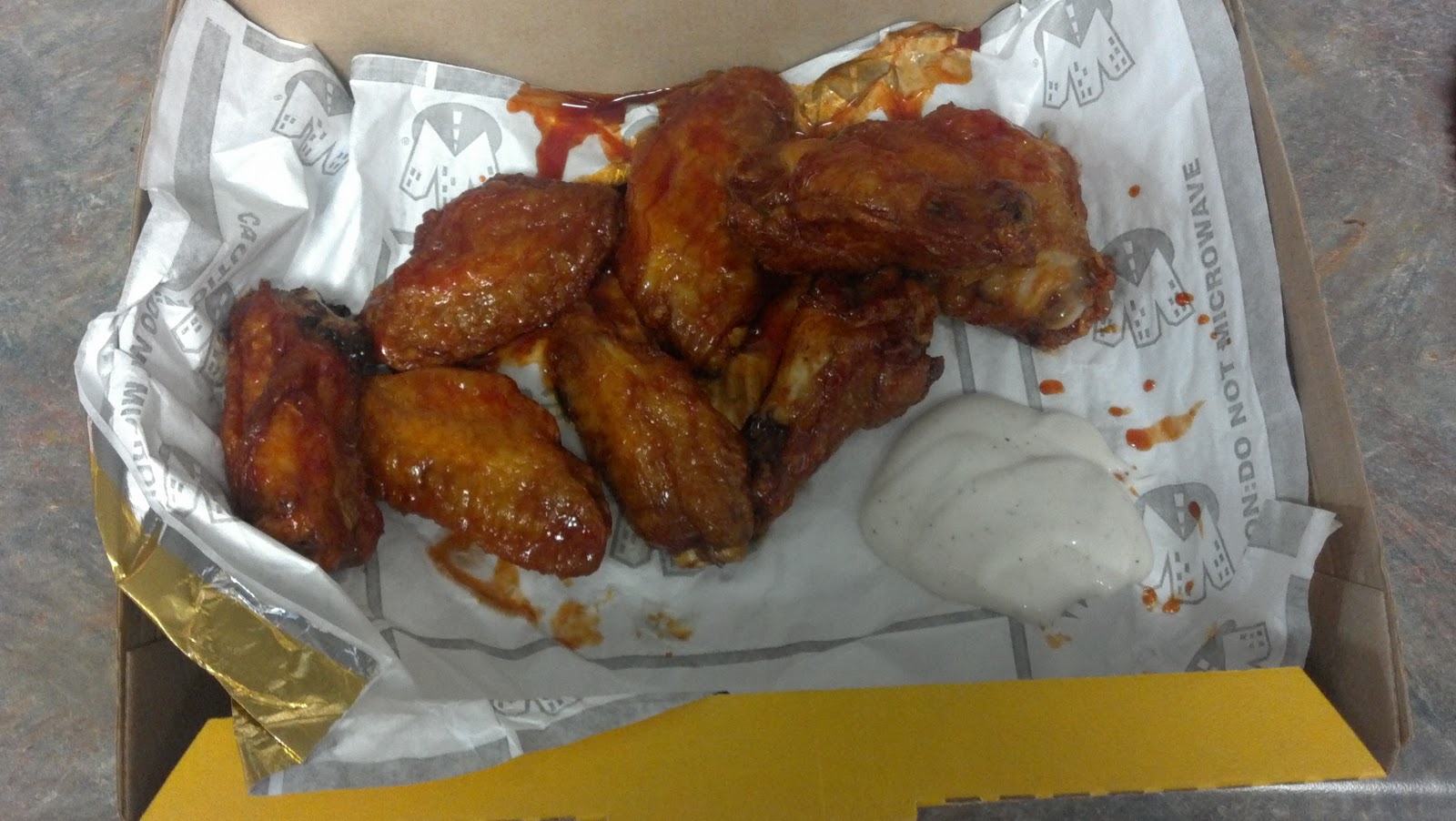 WINGS ACROSS TENNESSEE Pizza Hut Wingstreet Mild Buffalo