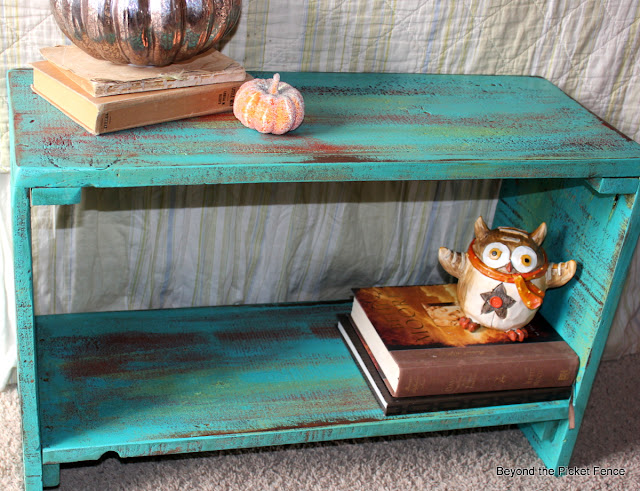 10 bench ideas reclaimed wood pallet bench http://bec4-beyondthepicketfence.blogspot.com/2014/01/the-bench.html