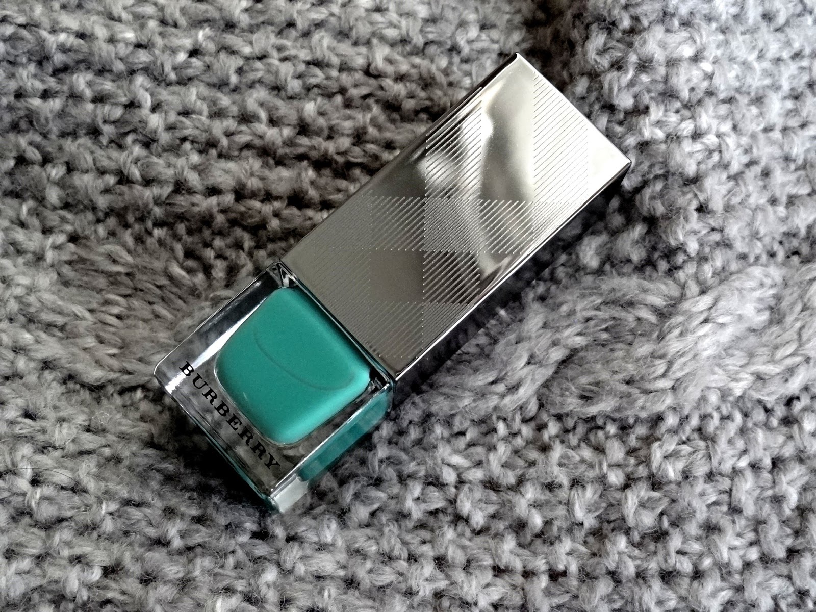 Burberry Beauty Nail Polish in Aqua Green No.418 Review, Photos & Swatches Burberry Beauty Nail Polish in Aqua Green No.418 Review, Photos & Swatches