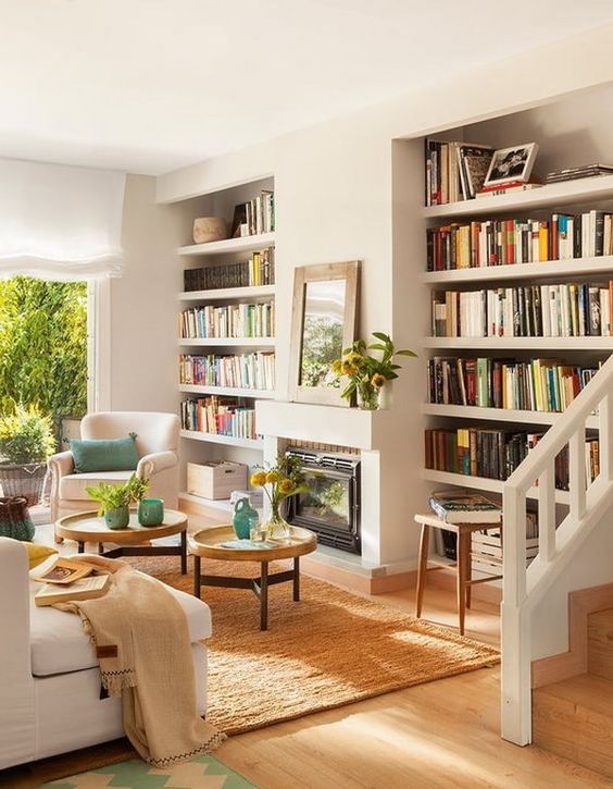 Cómo poner librerías en tu salón de manera elegante