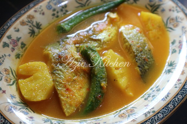 Ikan kembung masak asam rebus