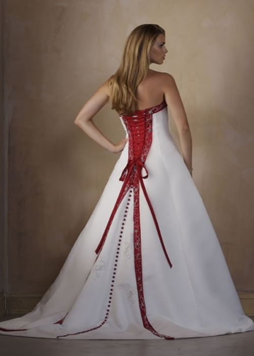 Red and White  Wedding  Dress  Designs For Christmas Day 